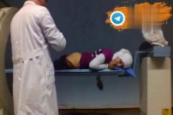 لدكتور النسا العرص اللى بيصور حلمات وطياز الستات اللى بيجوله ويقفشلهم-سكس مصري