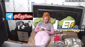 بيتجسس علي مراته ويصور جسمها الملبن الفاجر -سكس مصري