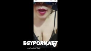 انا عايزة اضرب علي طيازي انا عايزة انام علي السرير وتيجو تفشخوني انا بحب النيك الجماعي اوي وكلام ابن حرام